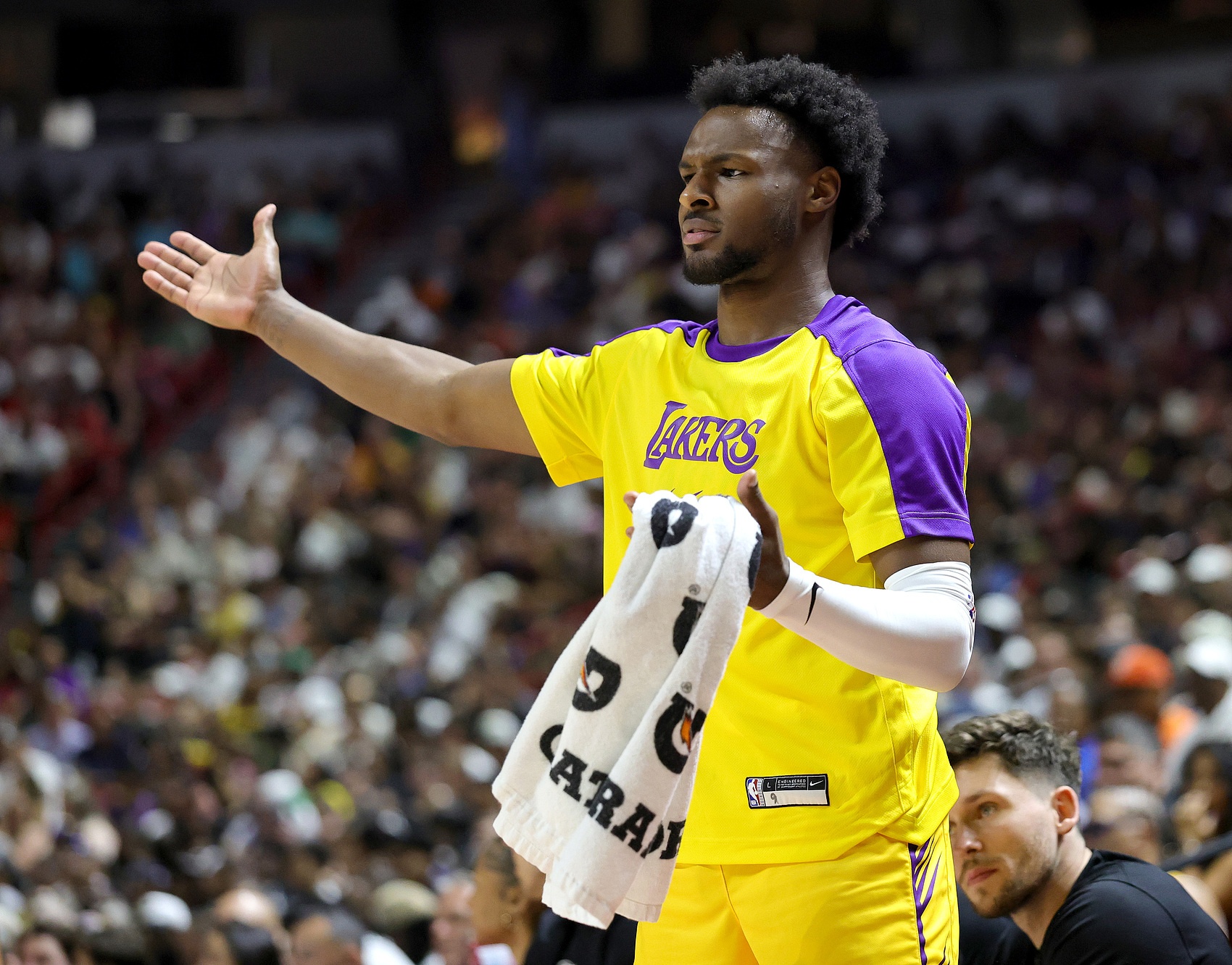 九游体育app登录-夸梅:布朗尼不打球也能过得很好 为何不把机会让给真正需要的人