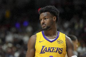 九游app最新版下载安装-怎么说?布朗尼过去三场夏联场均16.3分4.3助 命中率52.9%