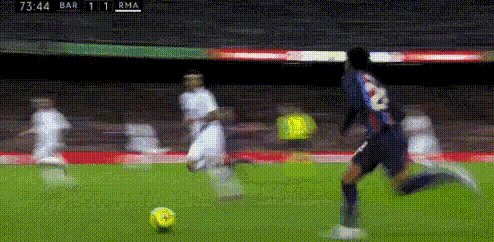 九游体育app登录-【西甲】阿劳霍乌龙凯西绝杀，巴塞罗那主场2比1皇马