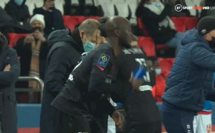 1642975572539035797.gif 九游app最新版下载安装-【法甲】拉莫斯首球 维拉蒂破门造乌龙 巴黎4-0兰斯