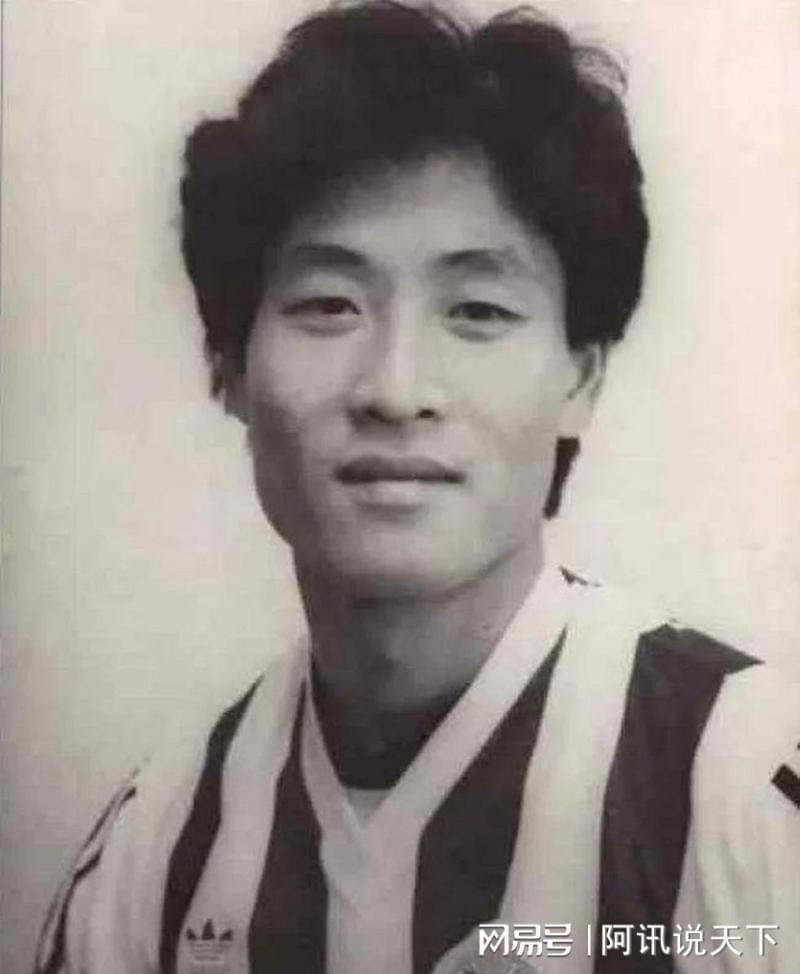 上海足球名宿,曾踢进奥运正赛,远离足坛近30年,如今身份不简单